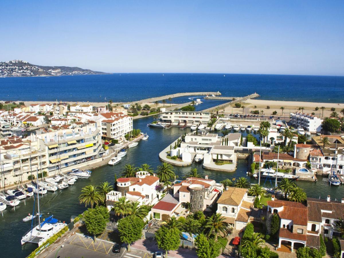 Holiday Home Requesens canal Ampuriabrava Exterior foto