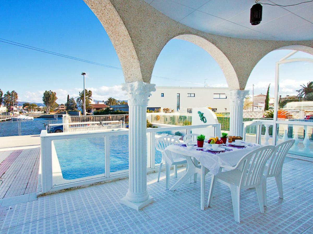 Holiday Home Requesens canal Ampuriabrava Exterior foto