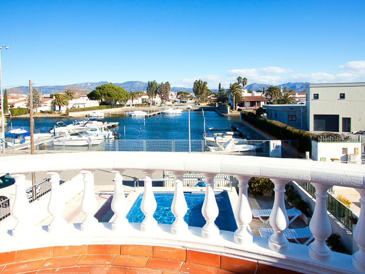 Holiday Home Requesens canal Ampuriabrava Exterior foto